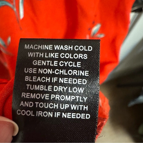 Torrid Lexi Red Floral High Low Georgette Tunic Size 6X Roll Tab Sleeves - Picture 6 of 15